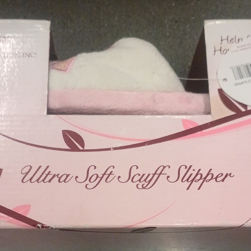 Ultra Soft Scuff Slipper Size S 5-6 Brand New In The Box National Breast Cancer
